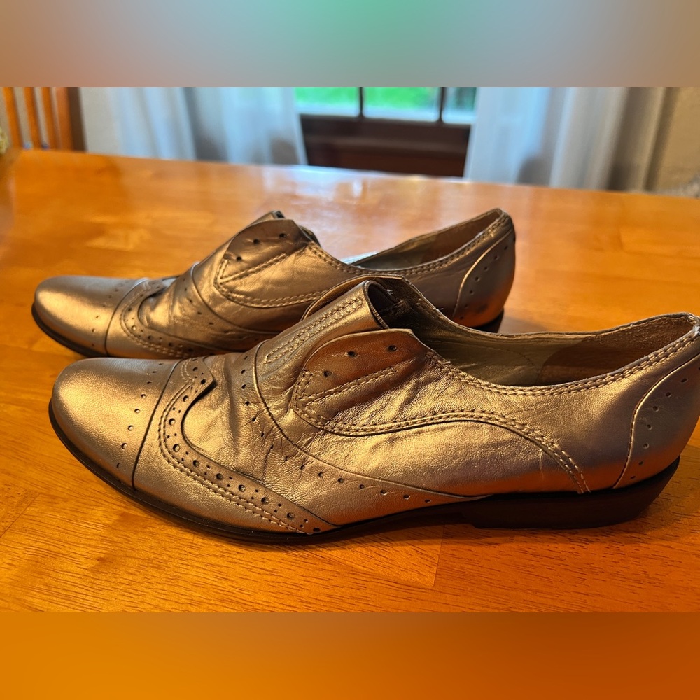 Vero Cuoio Metallic Leather Shoes
